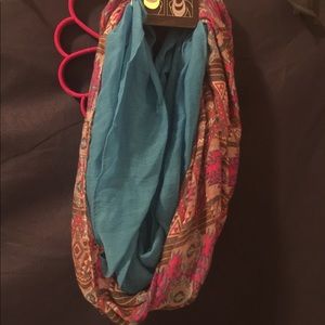 Multicolor Capelli New York infinity  loop scarf